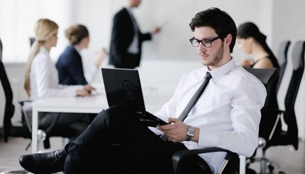 сидяча робота як причина поперекового остеохондрозу